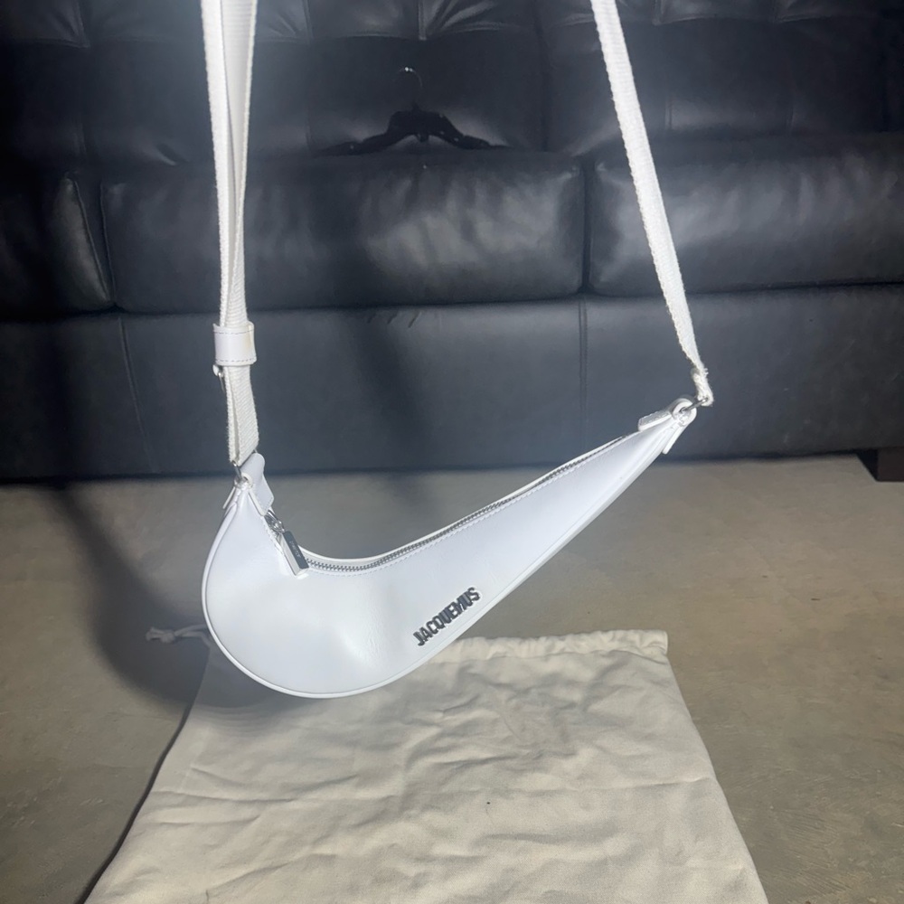 Jacquemus Nike swoosh bag in white